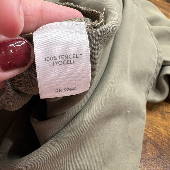 J Jill Plus Size 2X Top Button Up 100% Tencel Olive Green Roll Tab Sleeve V Neck - Picture 4 of 14